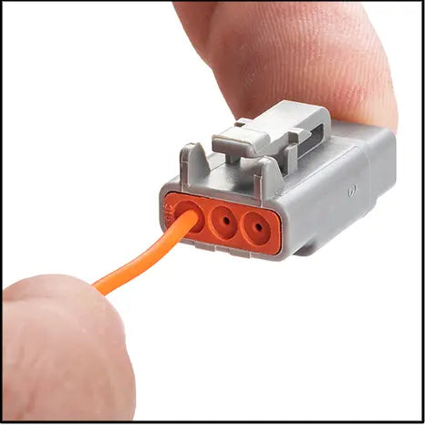 DTM plug housing with socket contacts: step 3