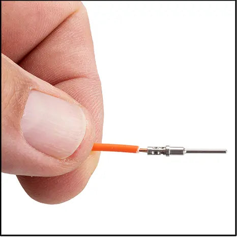 DTM receptacle housing with pin contacts: step 1