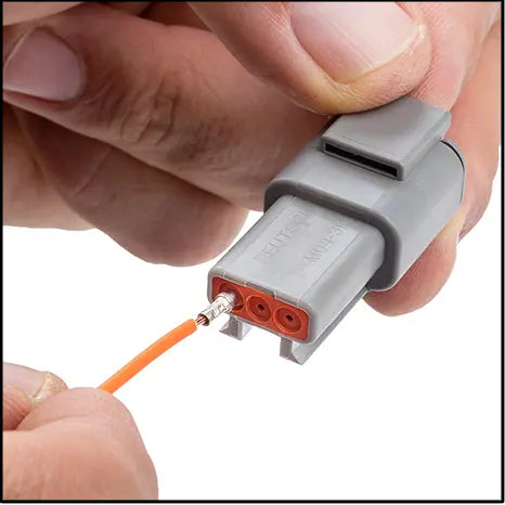DTM receptacle housing with pin contacts: step 2
