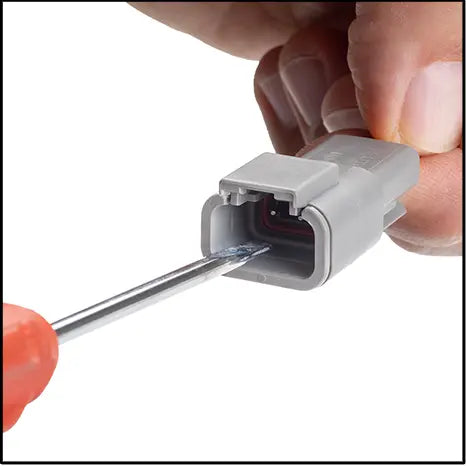 DTM receptacle housing with pin contacts: step 6